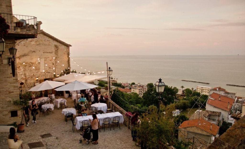 Villa La Collina Di Emma Massignano Exterior foto